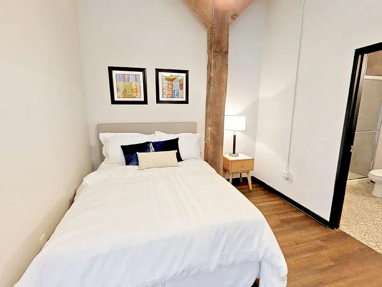 Landmark Lofts Apartments — Photo 42