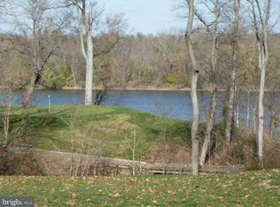 18207 Cypress Point Ter, Leesburg, VA 20176