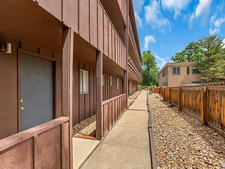The Cove Apartments — Photo 13