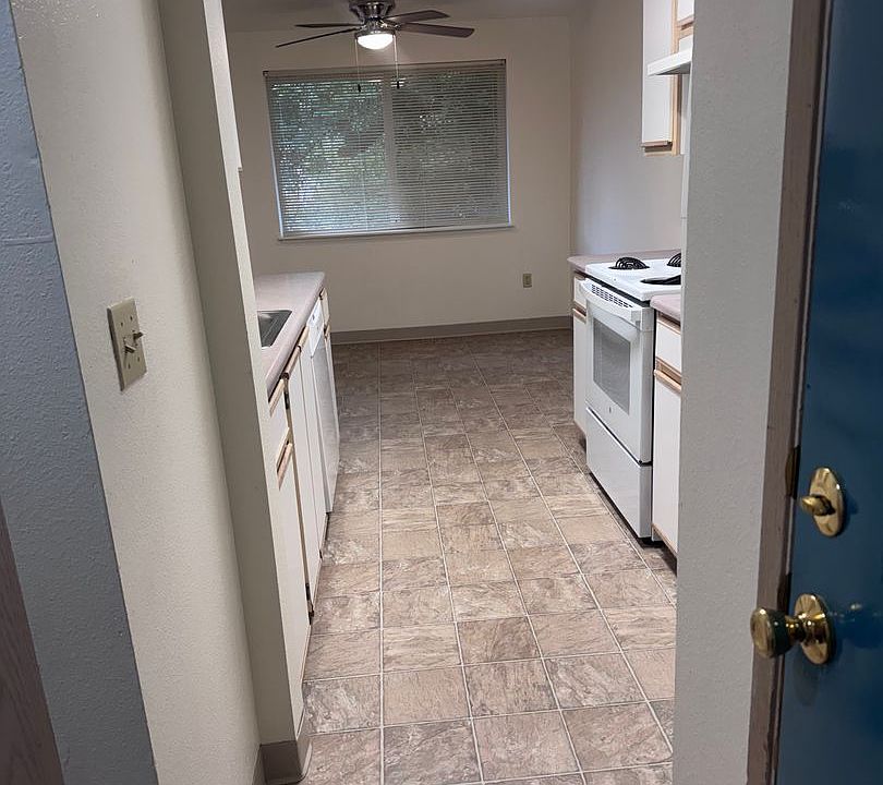 2nd image of 2467 Queen Ave SE #339-36