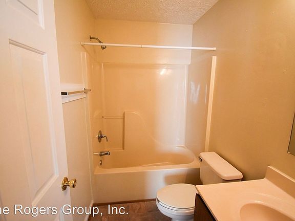 4th image of 223-B Maple Dr