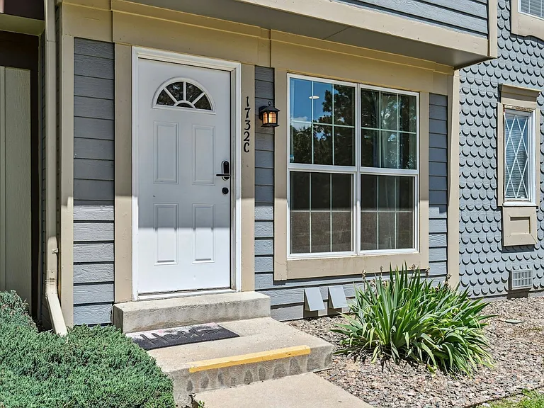 1732 S Blackhawk Way #C — Photo 3