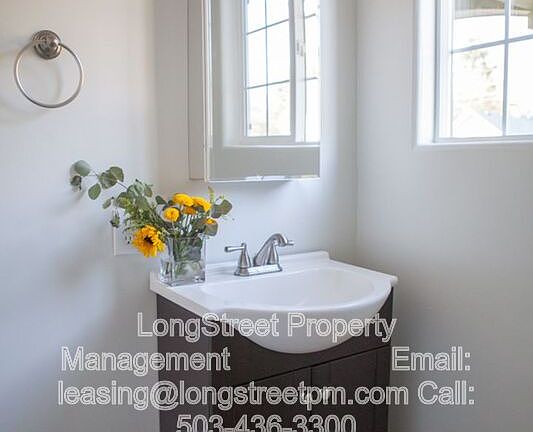 4th image of 4848 SE Bybee Blvd APT 2