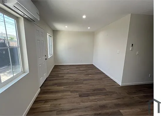 10944 1/2 Hickory St — Photo 4