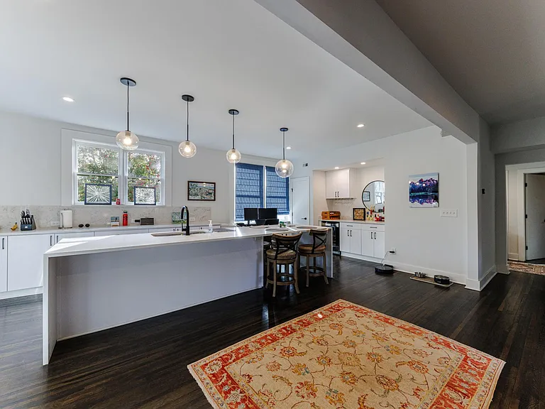 120 Peachtree Memorial Dr NW #4 — Photo 9