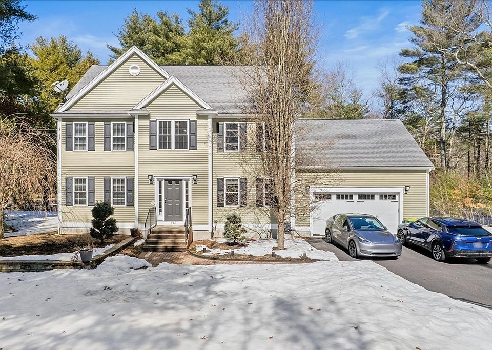 1st image of 890 Maple St