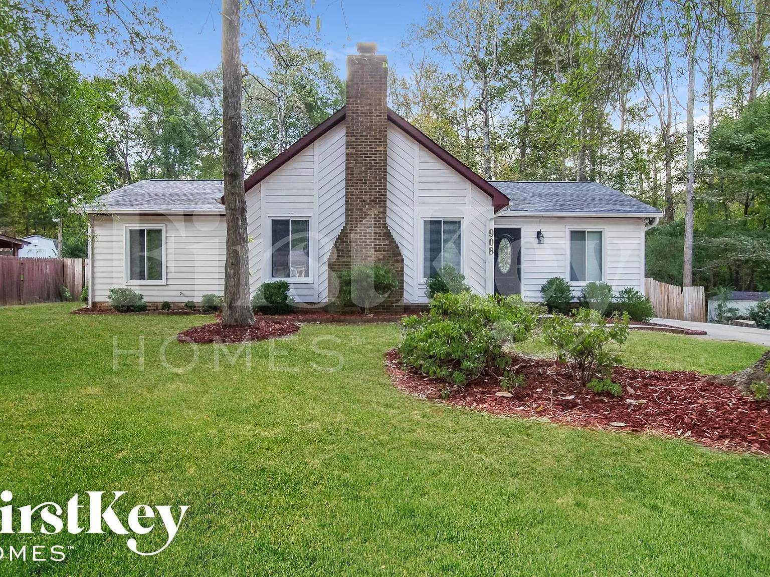 3 bed, 2.0 bath, 1432 sqft, $1,795 — Photo 1