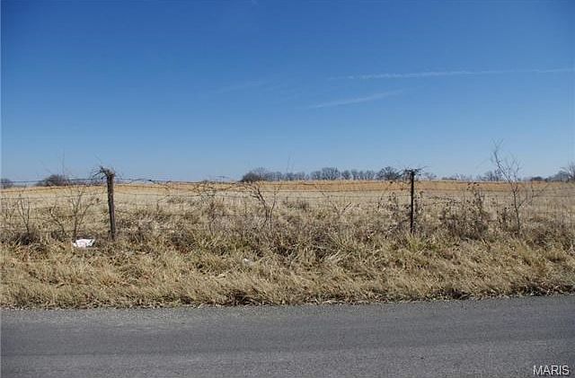 2nd image of 2885 Scott Rd