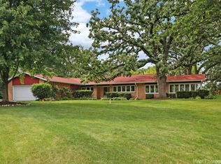 4011 Woods End Rd, Crystal Lake, IL 60012