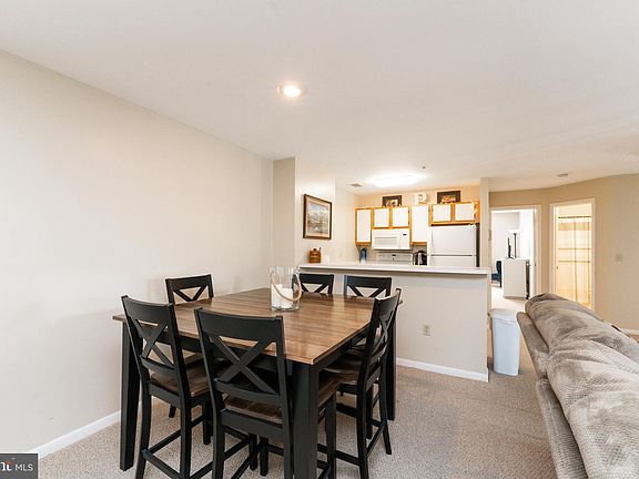 4th image of 30 Greystone Ct APT H