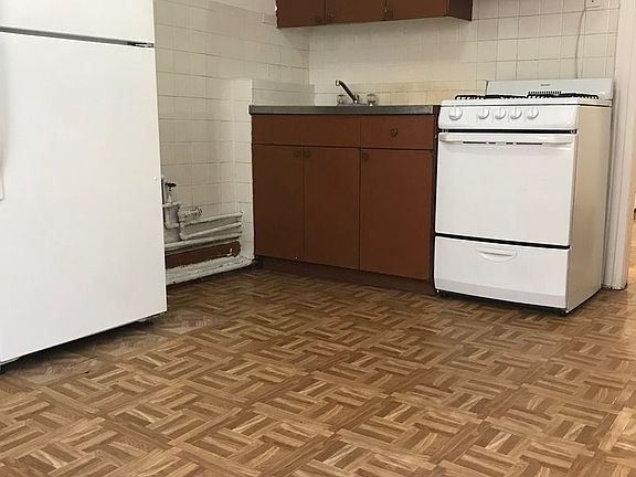 2nd image of 2320 32nd St