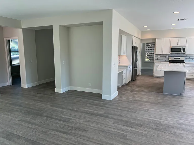 2454 Whispering Oaks Dr — Photo 13