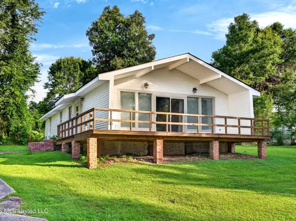 1129 E Lakeshore Dr, Carriere, MS 39426