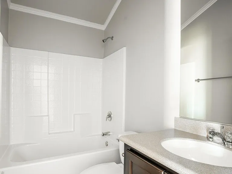 408 Springvalley Dr — Photo 10