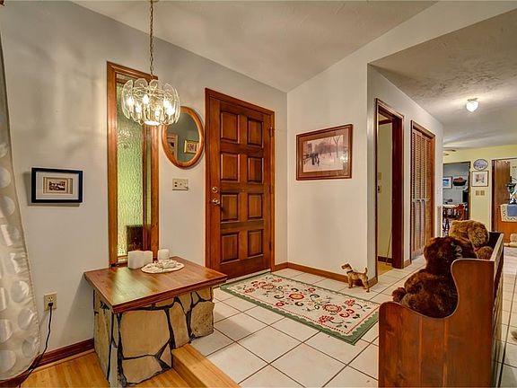 2nd image of 2621 Lake Forest Dr