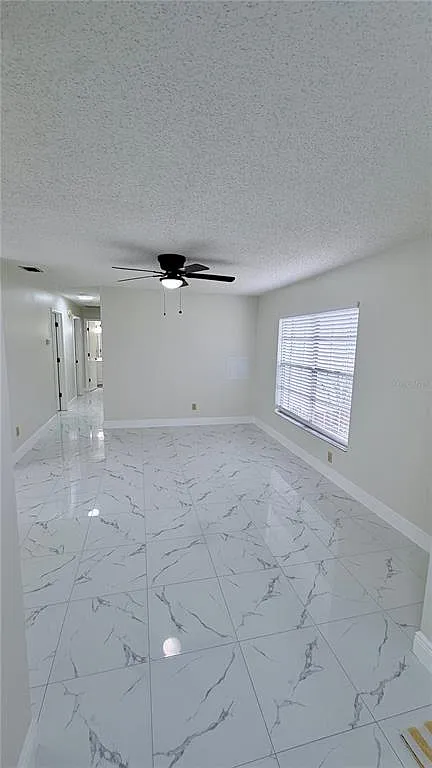 3 bed, 2.0 bath, 1112 sqft, $2,300 — Photo 4