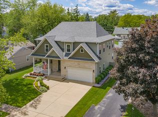 520 S Ahrens Ave, Lombard, IL 60148