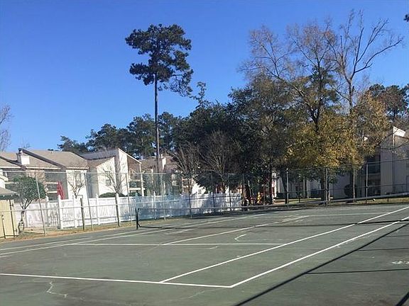 3rd image of 100 Parkview Blvd #402