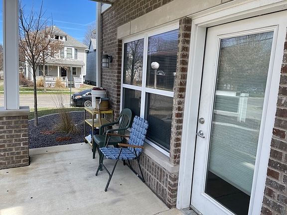 3rd image of 611 W Elm St #10790029