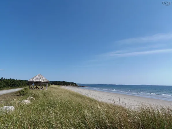 242 Boosit Ln, Clam Bay, NS B0J 1Y0