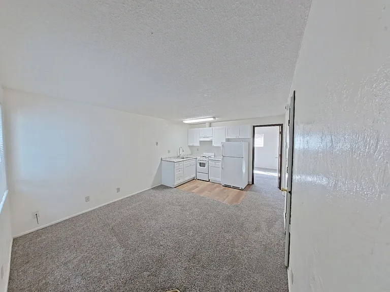 710 E 15th Aly — Photo 1