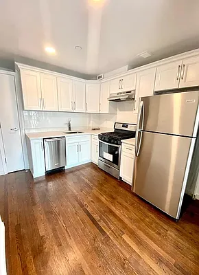 Rented by Dynamik Realty | media 9