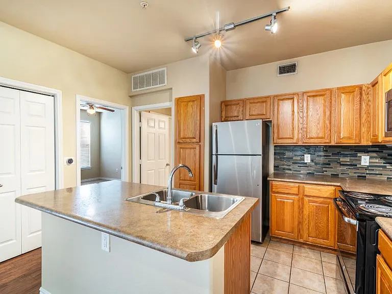 The Goodrich — Photo 15