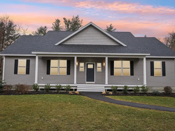 46 High Street, Stratham, NH 03885
