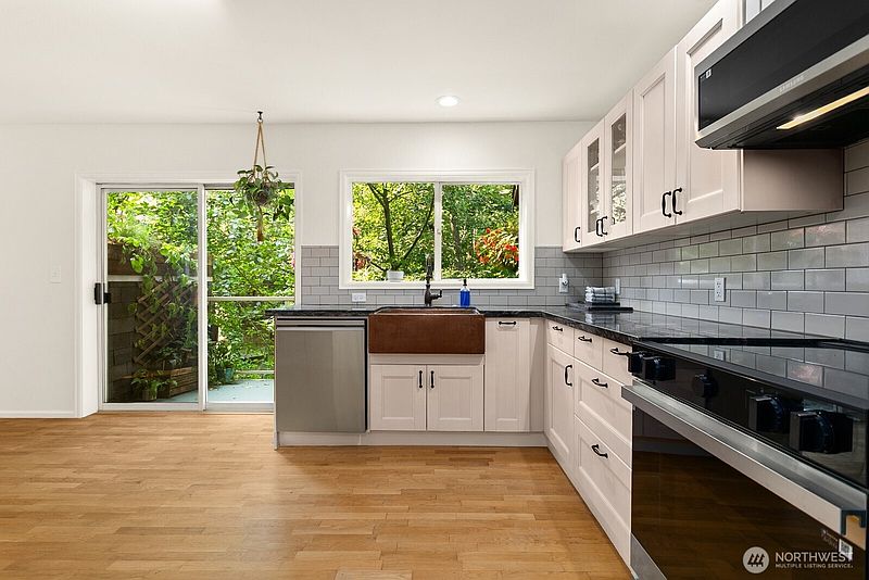 4th image of 3406 W Government Way #3