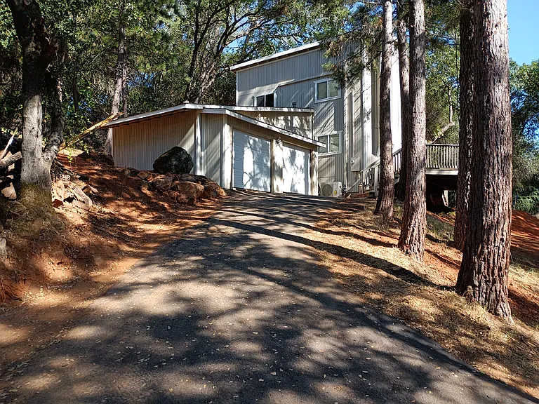 16904 Patricia Way — Photo 2
