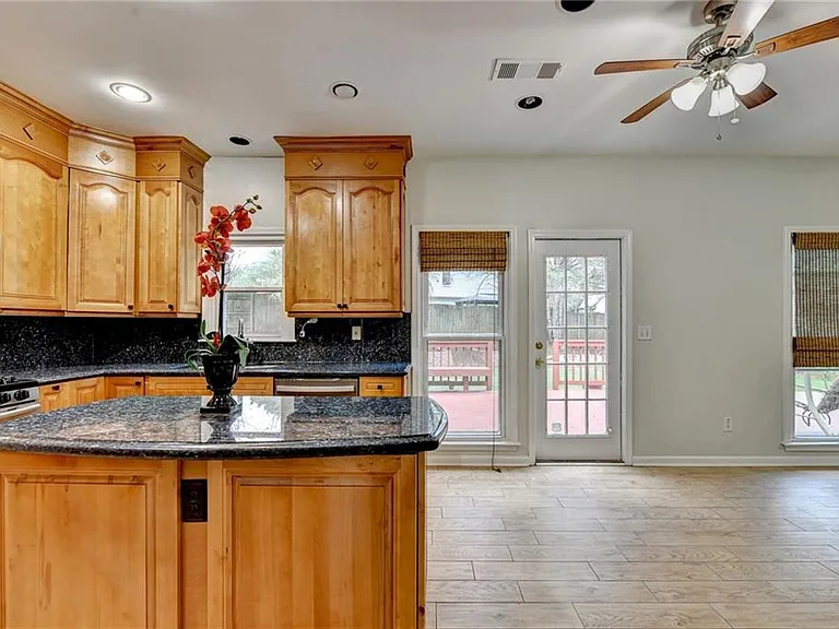 2835 Crestmont Ct — Photo 27