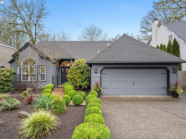 5554 Royal Oaks Dr, Lake Oswego, OR 97035