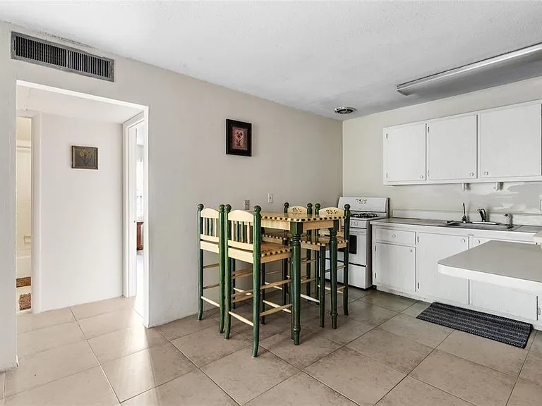 1700 SW 16th Ct #B28 — Photo 9