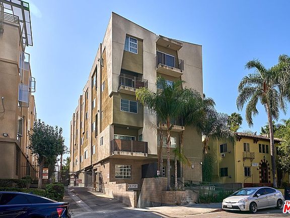 3rd image of 2864 Sunset Pl APT 206