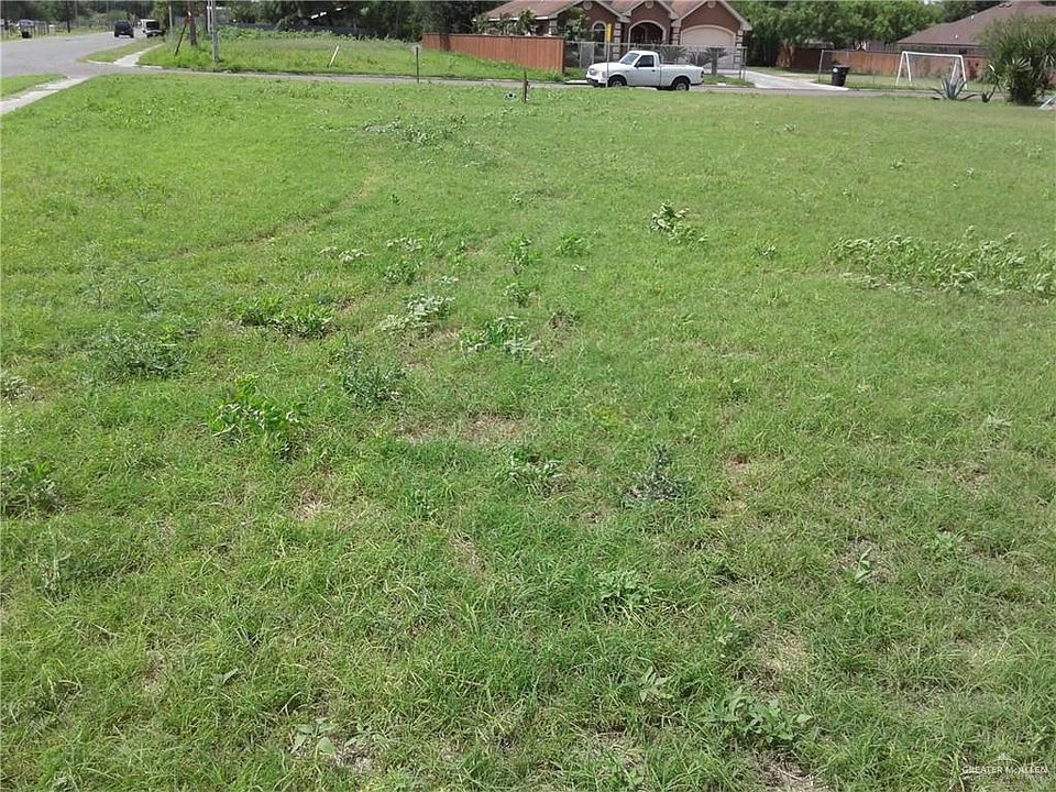 2nd image of 805 W Hayes Ave