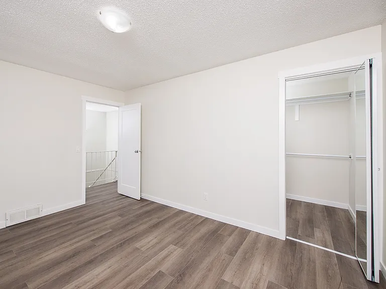 2200 Woodview Dr SW — Photo 12
