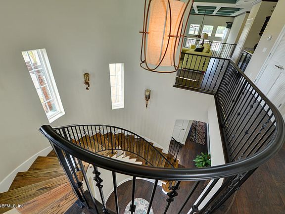 3rd image of 136 Pienza Ave