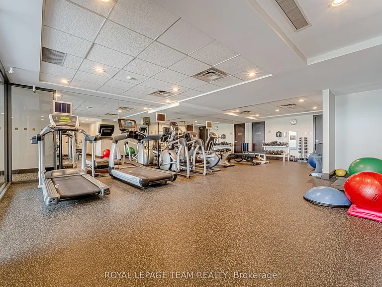 700 Sussex Dr #601 — Photo 30