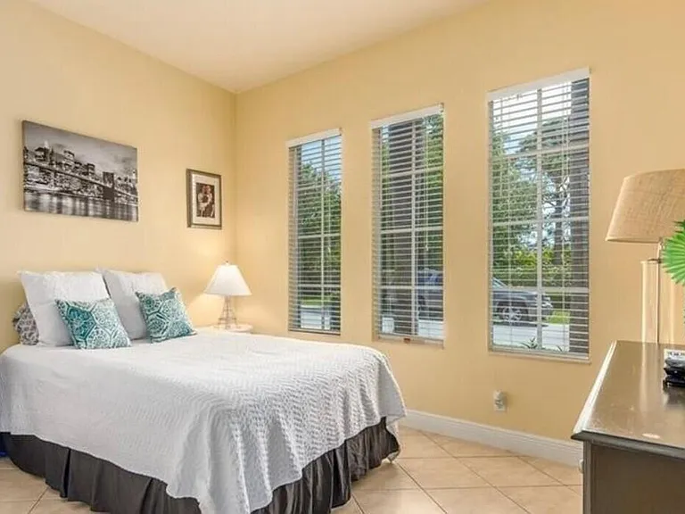 850 SW Palm Cove Dr — Photo 11