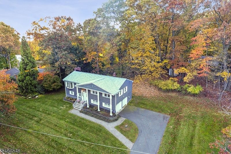 1st image of 43 Tarn Dr