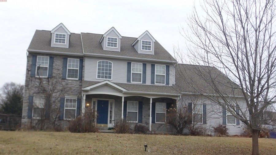 1st image of 100 Schoolview Ln