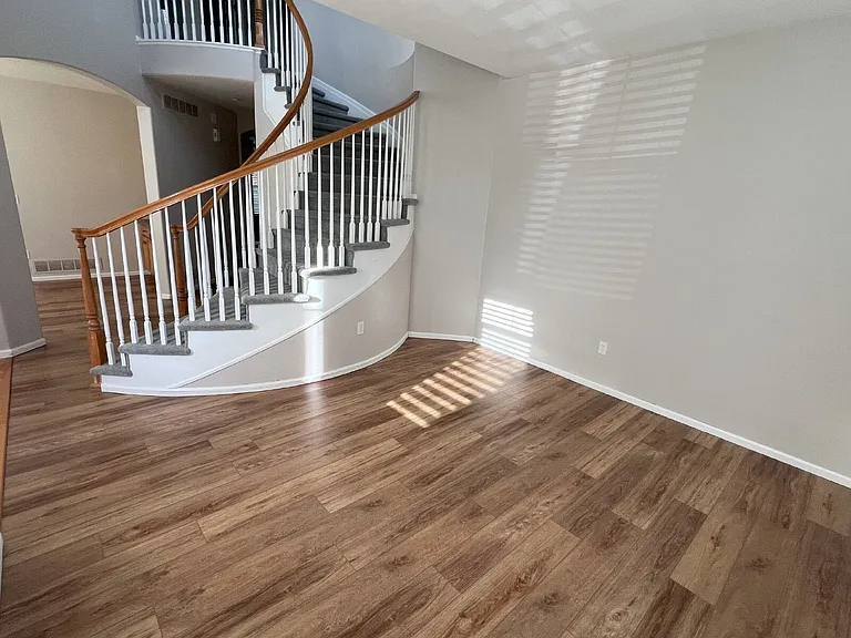5420 Heatherton Ln — Photo 3