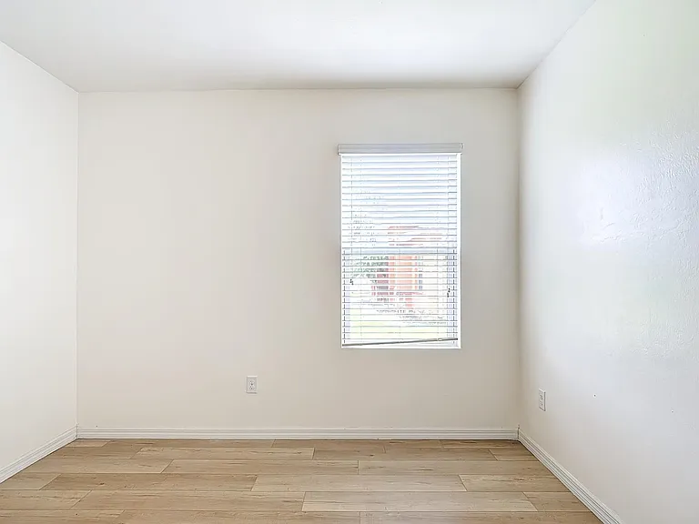 3230 33rd Ave NE — Photo 14