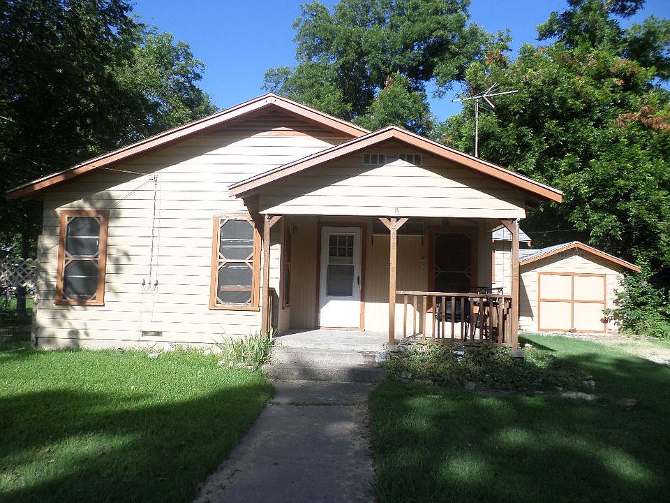1st image of 209 S Avenue J