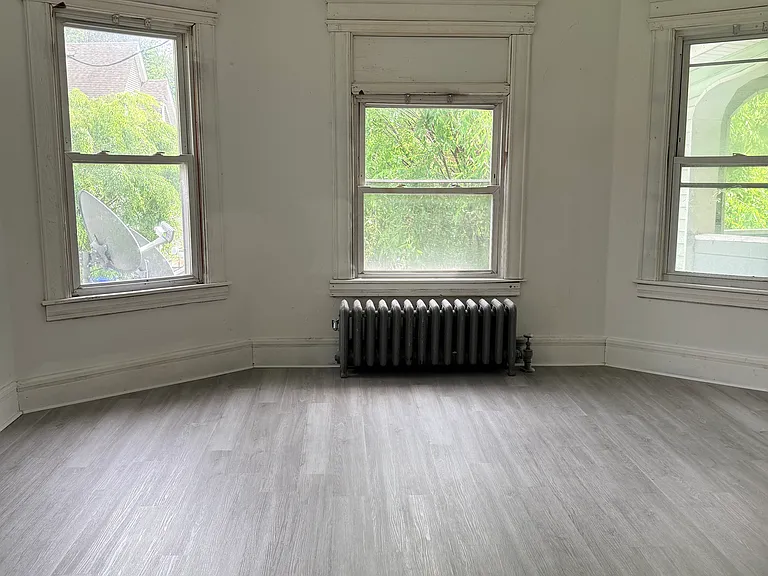 26 Huntington St #2 — Photo 15