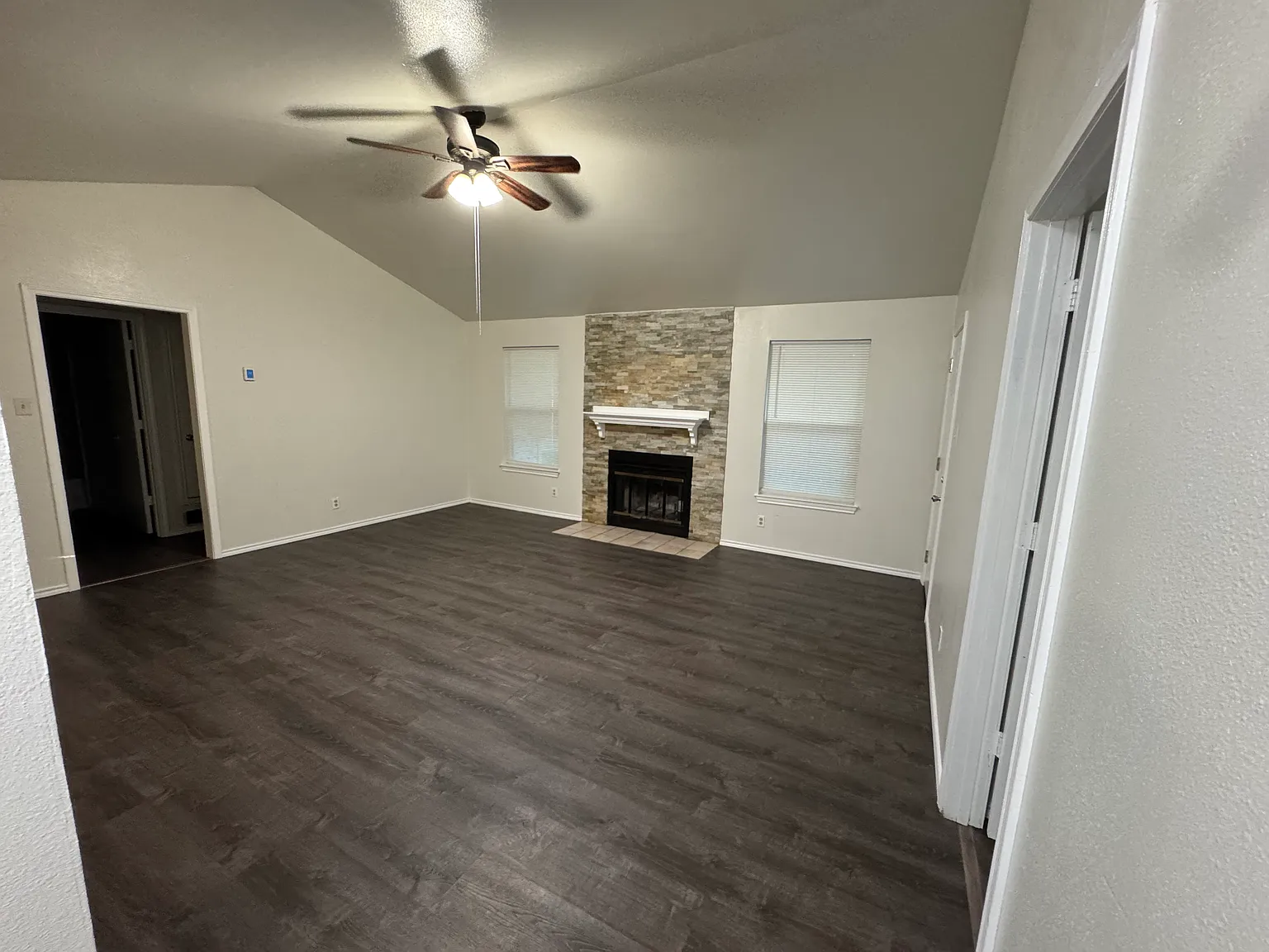 4 bed, 1623 sqft, $1,950 — Photo 4