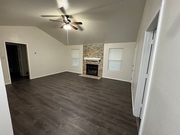 4th image of 210 Etta Ave