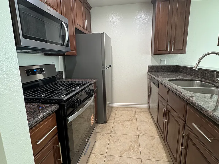 10911 Rochester Ave #102 — Photo 3