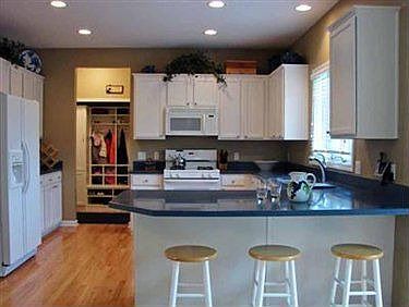 4th image of 3219 Darien Ln