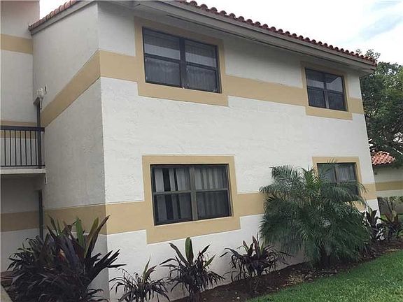 5th image of 9956 Nob Hill Ln #9956